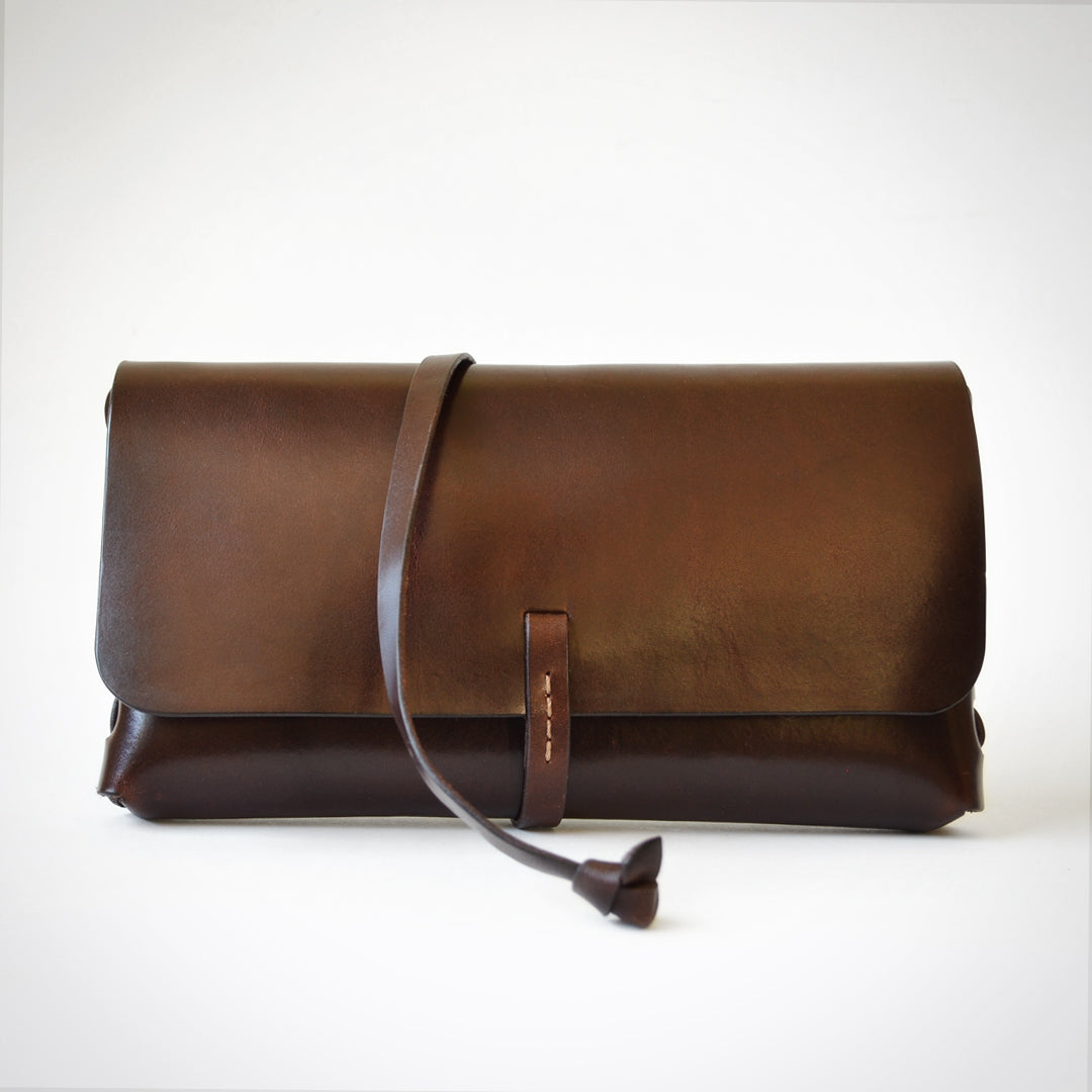 WOVEN CLUTCH