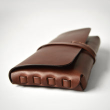 WOVEN CLUTCH