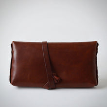 WOVEN CLUTCH